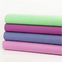 Weicher Bio-Baumwolljersey in Lavendel überzeugt durch seine elastische Qualität und hohe Hautfreundlichkeit. Der 1,50 Meter breite Stoff eignet sich ideal für bequeme Bekleidung und sorgt für langlebigen Tragekomfort bei jedem Nähprojekt - in Szene gesetz