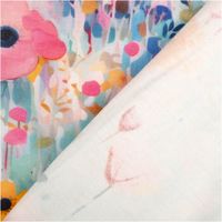 94455-Viskose-Jersey-Stoff-mit-Digitaldruck-Aquarellblumen-blau-gelb-rosa-1-5m-Breite-IMG-1163.jpg Viskose-Jersey mit großflächigem Aquarell-Digitaldruck einer bunten Blumenwiese in Gelb, Pink, Rot und Lila auf hellblauem Grund, 1,50 m breit - mit Rueckseite
