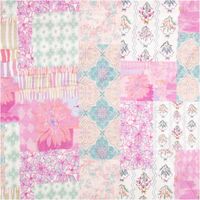 94459-Steppstoff-Musselin-Stoff-Blumen-Patches-Digitaldruck-ecru-rosa-tuerkis-1-30m-Breite-IMG-1684.jpg Dieser wattierte Steppstoff aus Musselin besticht durch ein verspieltes Patchwork-Design mit floralen Mustern in Ecru, Rosa und Türkis. Das 1,30 Meter breite Doubleface-Material bietet eine weiche Haptik für individuelle Nähprojekte - Vollansicht