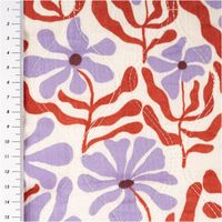 Wattierter Musselin-Steppstoff mit Retro-Blumen in Natur, Rot und Lila. Das 1,30m breite Doubleface-Material mit dekorativer Rautensteppung eignet sich perfekt für individuelle Jacken, Westen oder gemütliche Wohnaccessoires - mit Massband