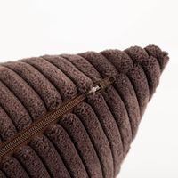Kissenhülle Breitcord Baby Rib coffee braun verschiedene Größen von SCHÖNER LEBEN Kissenhülle Breitcord Baby Rib coffee braun verschiedene Größen von SCHÖNER LEBEN, Nahaufnahme eines braunen Kissenbezugs mit