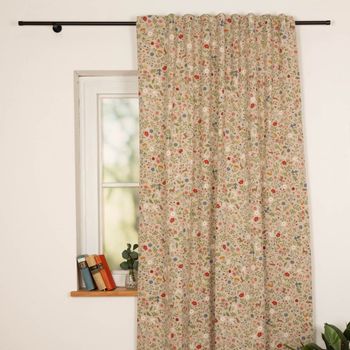 Vorhang Leinenlook Floral Animal Garden natur bunt mit Smok-Schlaufenband dekoriert am Fenster von SCHÖNER LEBEN.