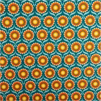 Hochwertiger Baumwollperkal mit symmetrischem Retro-Blumenmuster in Türkis, Orange und Gelb von JoliJoli, der sich dank seiner feinfädigen Qualität ideal für Bettwäsche oder Bekleidung bei einer Breite von 150 cm eignet - Vollansicht