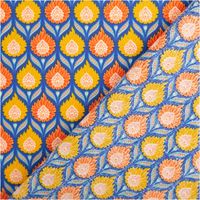 Farbenfroher Baumwollperkal mit symmetrischem Retro-Blumenmuster in kräftigem Blau, Orange und Gelb, der durch seine feinfädige Qualität überzeugt und sich ideal für Bettwäsche oder Bekleidung bei einer Breite von 150 cm eignet - mit Rueckseite