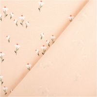 94493-Jersey-Stoff-Baumwolljersey-Blumen-rosa-gruen-weiss-1-50m-Breite-IMG-1438.jpg Dieser feine Baumwolljersey in zartem Rosa präsentiert ein dezentes Blumenmuster mit weißen Blüten und grünen Stielen. Der elastische Stoff ist 1,50 Meter breit und bietet eine weiche Qualität für bequeme Kinderbekleidung - mit Rueckseite