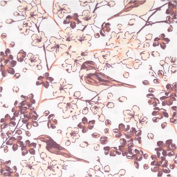Dieser elegante Baumwoll-Popeline in Wollweiß zeigt ein naturnahes Design mit Vögeln auf filigranen Blütenzweigen in Beige und Weinrot. Der 1,45 Meter breite Stoff bietet eine feine Webstruktur für hochwertige Heimtextilien oder Bekleidung - Nahaufnahme