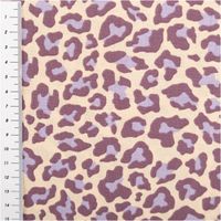 94499-Baumwollstoff-Popeline-Stoff-Leo-beige-lila-1-45m-Breite-IMG-1322.jpg Hochwertiger Baumwollpopeline mit klassischem Leopardenmuster in sanften Lilatönen auf beigem Hintergrund, ideal für modische Bekleidung oder trendige Accessoires durch die feine Webstruktur bei einer praktischen Stoffbreite von 145 cm - mit Massband
