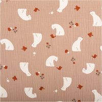 94578-Musselin-Stoff-Baumwolle-Kizou-Baer-und-Vogel-braun-1-30m-Breite-IMG-3371.jpg Kuschelweicher Musselin-Stoff aus reiner Baumwolle mit niedlichem Bären- und Vogel-Motiv auf braunem Grund. Die 1,30 m breite Meterware Kizou ist ideal für hautfreundliche Baby-Ausstattung und gemütliche Accessoires geeignet - Vollansicht