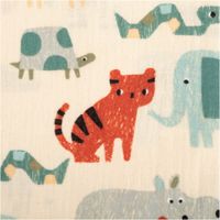 Weicher Musselin-Baumwollstoff in 1,50 m Breite mit kindgerechten Afrika-Tier-Motiven auf beigem Grund. Zu sehen sind bunte Illustrationen von Tiger, Elefant, Schildkröte, Schlange und Flusspferd. Ideal für luftige Kleidung, Tücher oder zarte Kinderaccesso