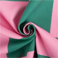 94650-Baumwollstoff-Dekostoff-Halbpanama-Digitaldruck-Karo-10x10cm-pink-dunkelgruen-1-40m-Breite--IMG-3065.jpg Hochwertiger Halbpanama-Dekostoff aus Baumwolle mit großflächigem Karomuster ($10 \times 10$ cm) in Pink und Dunkelgrün. Die 1,40 m Breite eignet sich ideal für moderne Kissen, Tischwäsche oder Taschen - kunstvoll eingedreht in Falten