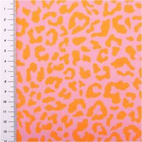 94654-Baumwollstoff-Dekostoff-Halbpanama-Digitaldruck-Leo-pink-orange-1-40m-Breite--IMG-3057.jpg Hochwertiger Halbpanama-Dekostoff aus Baumwolle mit auffälligem Leo-Print in Pink und Orange. Dank der Breite von 1,40 m ideal für farbenfrohe Kissenbezüge, Taschen oder modische Wohnaccessoires - mit Massband