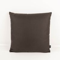 Quadratisches Outdoor-Kissen 50x50 cm in dunklem Graubraun mit feiner Piqué-Struktur und robustem Outdoorstoff – zeitlos und wetterfest für Terrasse oder Balkon - Vollansicht