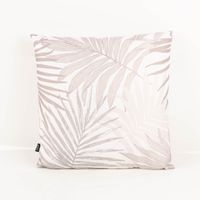 Wasserabweisendes Outdoor-Kissen 50x50 cm in Ecru-Natur mit großflächigem Palmenblatt-Muster in sanftem Greige auf weißem Grund – sommerlich-leicht und stilvoll für draußen - Vollansicht