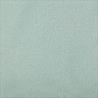 Royal Micro Satin Meterware in dunklem Mintgrün, 1,40 m breit – seidig glatte Oberfläche mit sanftem Glanz und kühler Tiefenwirkung, als Rolle fotografiert, stilvoll für Mode und Heimtextilien - Nahaufnahme