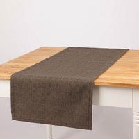 Tischläufer Outdoor Olefina mit Fleckschutz uni Struktur braun meliert 40x160cm von SCHOENER LEBEN Brauner Tischläufer auf einem Holztisch, zeigt Stoffstruktur und natürlichen Fall.