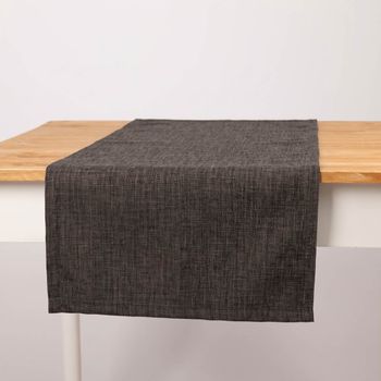 Tischläufer Outdoor Olefina mit Fleckschutz uni Struktur dunkelgrau-braun meliert 40x160cm von SCHOENER LEBEN Brauner Tischläufer auf Holztisch, Stoffstruktur in Nahaufnahme gut sichtbar.