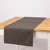Tischläufer Outdoor Olefina mit Fleckschutz uni Struktur dunkelgrau-braun meliert 40x160cm von SCHOENER LEBEN Dunkelbrauner Tischläufer auf Holztisch zeigt dezent gewebtes Muster, Gesamtansicht.