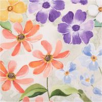 Canvas-Baumwollstoff im Digitaldruck, 138 cm breit, in hellem Grün mit großflächigem Aquarell-Blumenmuster – Cosmos in Lachs, Lila, Blau und Gelb mit grünen Blättern, sommerlich und lebendig - Nahaufnahme