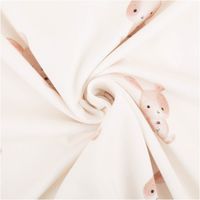 Bio Jersey Baumwollstoff, 1,50 m breit – wollweißer Grund mit locker verteilten, aquarellartig illustrierten Kaninchen in Beige-Rosa, jedes mit kleiner Blume, zart und sanft, ideal für Babymode - kunstvoll eingedreht in Falten