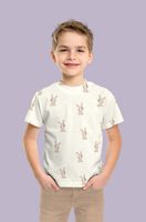 94808-Bio-Jersey-Stoff-Bio-Baumwolljersey-Leo-beige-1-50m-Breite-25561-051-6.jpg Bio Jersey Baumwollstoff, 1,50 m breit – wollweißer Grund mit locker verteilten, aquarellartig illustrierten Kaninchen in Beige-Rosa, jedes mit kleiner Blume, zart und sanft, ideal für Babymode - in Szene gesetzt
