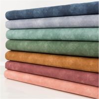 94822-Baumwollstoff-Popeline-Stoff-Bogen-Serie-Vintage-Washed-Mintgruen-1-40m-Breite-IMG-4199.jpg Baumwollstoff Popeline Vintage Washed, 1,40 m breit – Mintgrün-Grund mit dezent tonigem Bogenmuster in geschwungener Kreisoptik, leicht verblasster Look, weich und vielseitig einsetzbar - in Szene gesetzt