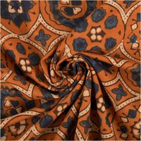 Baumwollstoff Voile, 1,40 m breit – leuchtend ockerfarbener Grund mit detailreichen, orientalischen Medaillon-Ornamenten in Marineblau und Cremeweiß, fein und halbtransparent, ausdrucksstark und edel - kunstvoll eingedreht in Falten