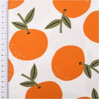94842-Canvas-Baumwollstoff-Orangen-weiss-orange-138cm-Stoffbreite-IMG-5039.jpg Canvas-Baumwollstoff, 138 cm breit, in Weiß mit großflächigen, locker verteilten Orangen in sattem Orange mit olivgrünen Blättern und Stielen – frisch, fruchtig und sommerlich-mediterran - mit Massband