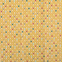94865-Baumwollstoff-Patchwork-Set-Fiesta-mit-5-Stoffabschnitten-44x55cm-IMG-5285.jpg Baumwollstoff mit geometrischem Rautenmuster in Senfgelb, Weiß und bunten Akzenten.