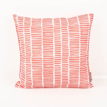 Outdoor Kissen Bliss weiß pink Dekokissen mit roten und weißen Streifenmuster