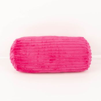 Flauschige Nackenrolle (20x45 cm) in Pink aus weichem Cord-Plüsch. Das gemütliche Kissen stützt optimal und setzt durch die trendige Rippstruktur moderne Akzente auf Sofa oder Bett. Ideal zum Entspannen - Vollansicht