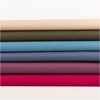 94931-Viskose-Stoff-Stretch-Viskosejersey-Rosella-uni-kirschrot-1-40m-Breite-IMG-5832-1.jpg Viskosejersey mit Stretch in leuchtendem Kirschrot – uni, weich fallend und angenehm elastisch. Als Rolle aufgewickelt präsentiert. Breite: 1,40 m. Ideal für Kleider, Tops und Jerseymode - in Szene gesetzt