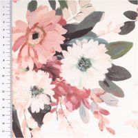 Tischdeckenstoff abwaschbar Blumen weiß rosa wasserabweisend 1,48m Breite Blumenmotivstoff in Rosa-Gruen mit Meterstab, Detailaufnahme der farbigen Blüten auf cremefarbenem Hintergrund.