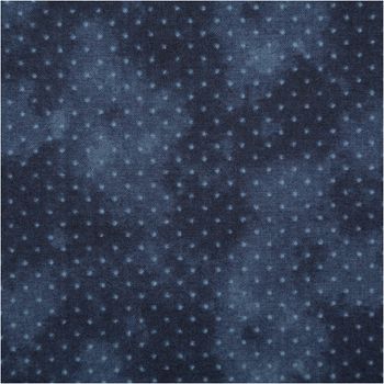 Baumwoll-Popeline „Vintage Washed", 1,40 m breit, in Marineblau mit feinen Pünktchen in Ton-in-Ton und leichtem Used-Look – zeitlos, dezent strukturiert und vielseitig für Mode oder Dekoration - Nahaufnahme