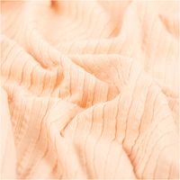 95024-Jersey-Stoff-Ripp-Jacquard-Baumwolle-Streifen-lachsrosa-1-35m-Breite-IMG-5947.jpg Ripp-Jacquard-Jersey aus Baumwolle mit feiner, geprägter Streifenstruktur in zartem Lachsrosa – weich, elastisch und mit angenehmer Oberflächentextur. Breite: 1,35 m. Ideal für Tops und Jerseymode - stilvoll drapiert
