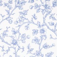 Baumwollperkal Elisabeth mit zarten Blumenranken, Blüten und Beeren in Blau auf weißem Grund – romantisch, zeitlos und im klassischen Toile-Stil. Breite: 1,50 m. Ideal für Kleider und Heimtextiles - nahaufnahme