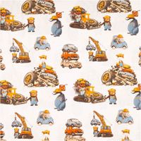 Baumwollwebware Uppsala von Swafing mit Fuchs, Bär und Dachs als Mechaniker, Baggern, Autos und Schrottteilen auf ecruem Grund – detailreich und charmant. Breite: 1,47 m - Vollansicht