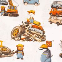 Baumwollwebware Uppsala von Swafing mit Fuchs, Bär und Dachs als Mechaniker, Baggern, Autos und Schrottteilen auf ecruem Grund – detailreich und charmant. Breite: 1,47 m - Nahaufnahme