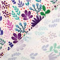 Viskose-Webware „In Full Bloom" by Emjo-Design von Swafing, 1,50 m breit, in Natur mit botanischem Allover-Muster aus Blüten, Blättern und Beeren in Lila, Pink, Grün und Blau – fröhlich und feminin - mit Rueckseite