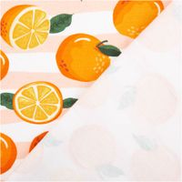 95057-Jersey-Stoff-Baumwolljersey-Melody-Orangen-und-Streifen-orange-von-Swafing-1-50m-Breite-IMG-5461.jpg Baumwolljersey „Melody" von Swafing, 1,50 m breit, in Weiß mit zartem Rosa-Streifengrund und großflächigen Orangen in Orange mit grünen Blättern, ganz und aufgeschnitten – frisch und sommerlich - mit Rueckseite