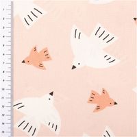 95085-Baumwollstoff-Popeline-Stoff-Voegel-rosa-weiss-1-45m-Breite-IMG-6205.jpg Baumwollpopeline mit grafisch-schlichten fliegenden Vögeln in Weiß und Apricot auf zartem Rosé – luftig, minimalistisch und charmant. Breite: 1,45 m. Ideal für Kleider, Blusen und Nähprojekte - mit Massband