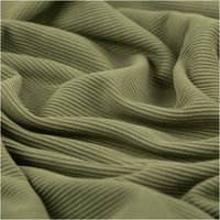 Rippjersey Ottoman in sattem Tannengrün – uni, mit feiner, horizontal verlaufender Rippenstruktur, elastisch und weich. Als Rolle aufgewickelt präsentiert. Breite: 1,50 m. Ideal für Tops, Kleider und Jerseymode - stilvoll drapiert