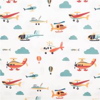 95100-Baumwollstoff-Popeline-Stoff-Flugzeuge-wollweiss-bunt-1-40m-Breite-IMG-6146.jpg Baumwollpopeline mit bunten Flugzeugen, Helikoptern und Heißluftballons in Gelb, Rot und Türkis zwischen grünen Wolken auf wollweißem Grund – verspielt und abenteuerlustig. Breite: 1,40 m. Ideal für Kinderprojekte - Nahaufnahme