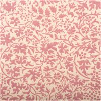 Baumwollstoff Popeline Stoff Allover Blätterranken Serie Romantic Garden Altrosa 1,40m Breite Rosa-blumiges Muster auf cremefarbenem Hintergrund in Nahaufnahme, zeigt weiche Linien und gleichmäßige Verteilung.