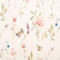 Jersey Stoff Rippjersey Baumwolle Blumen Schmetterlinge wollweiß rosa 1, 35m Breite Detailaufnahme von Stoff mit Blumen- und Schmetterlingsmuster auf hellem Hintergrund.