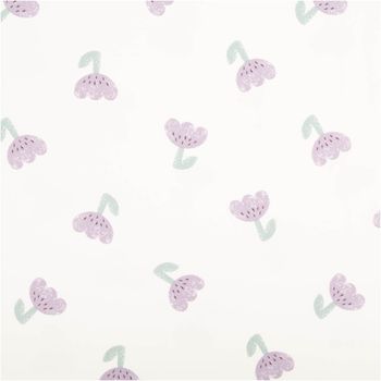 French Terry Stoff Tulpen wollweiß lila 150cm Breite Violette Blütenmuster auf weißem Stoff in gleichmäßiger Wiederholung angeordnet.
