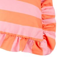 Detailansicht Rüschenkante der Kissenhülle Palm Royale pink orange