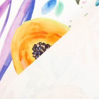 Outdoor Stoff Canvas Aurelia Blätter Früchte weiß bunt wasserabweisend von Swafing 1,40m Breite Nahaufnahme eines Stoffes mit buntem Blumenmuster in leuchtenden Farben, teils verdeckt.