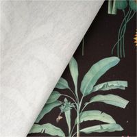 Nahaufnahme Blumen und Palmenblättern in schwarz und bunt – Baumwollstoff für Vorhänge nach Maß Nahaufnahme Blumen und Palmenblättern in schwarz und bunt – Baumwollstoff für Vorhänge nach Maß