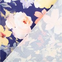 Viskose Stoff Webware Malis Blumen flieder gelb dunkelblau von Swafing 1,40m Breite Blumenstoff in Pastellfarben auf Dunkelblau, zeigt Vorder- und Rueckseite des Designs.