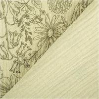 Musselin Stoff Baumwollstoff Blumen Blätter khaki grün 1,50m Breite Detailaufnahme eines floralen Musters auf cremefarbenem Stoff mit feiner Webstruktur.